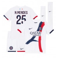 Dětský fotbalový dres Paris Saint-Germain Nuno Mendes #25 2024-25 Venkovní Krátký Rukáv (+ trenýrky)